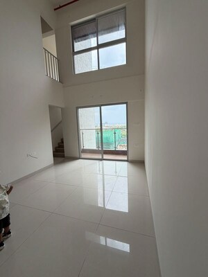 Room in 2 BHK Apartment at Gera Planet Of Joy, Kharadi – for Rent