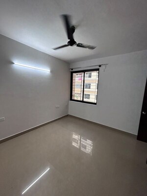 Room in 2 BHK Apartment at Prestige Finsbury Park Regent, Bagaluru – for Rent