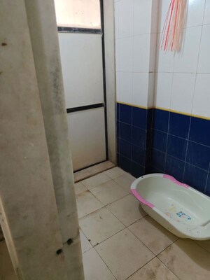Bathroom in 1 BHK Apartment at Highland Pearl, Thane West – for Rent