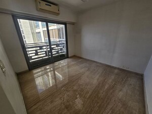 Room in 3 BHK Apartment at Imperial Heights Goregaon West, Goregaon West – for Rent