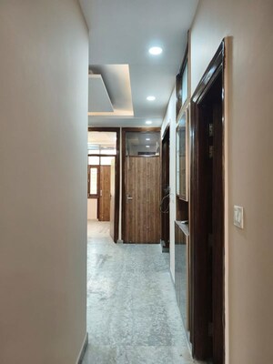 Building Lobby in 3 BHK Builder Floor at Paschim Vihar – for Rent