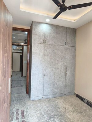 Room in 3 BHK Builder Floor at Paschim Vihar – for Rent