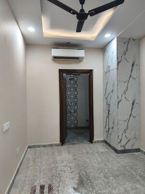 Building Lobby in 3 BHK Builder Floor at Paschim Vihar – for Rent