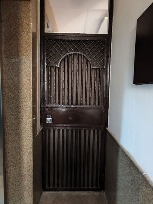 3 BHK Builder Floor – Entrance View at Paschim Vihar - for Rent