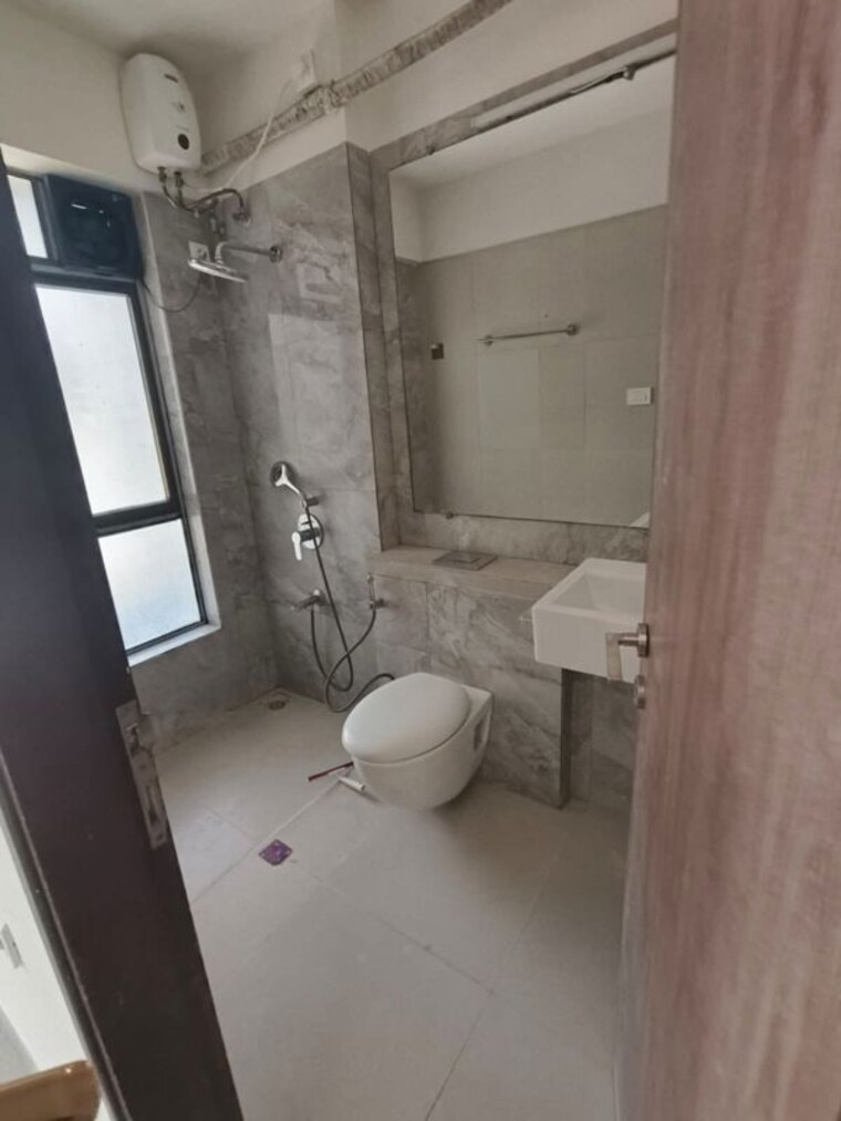 Bathroom, the-wadhwa-atmosphere 2.5 Bedroom 921 Sq.Ft. Apartment In Mulund West Mumbai 10497777