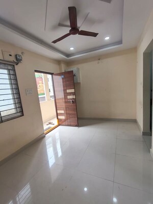 Room in 1 BHK Apartment at Golden Tulip Kondapur, Kondapur – for Rent