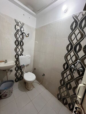 Bathroom in 2 BHK Apartment at Karolan Ka Barh – for Rent