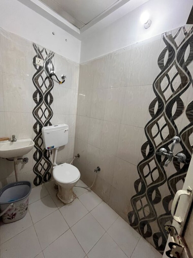 Bathroom, karolan ka barh 2 Bedroom 950 Sq.Ft. Apartment In Karolan Ka Barh Jaipur 10497794
