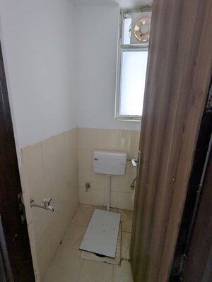 Bathroom in 3.5 BHK Apartment at Capital Residency 360, Sector 70a – for Rent
