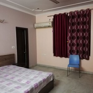 Bedroom in 2 BHK Builder Floor at Sector 49 – for Rent