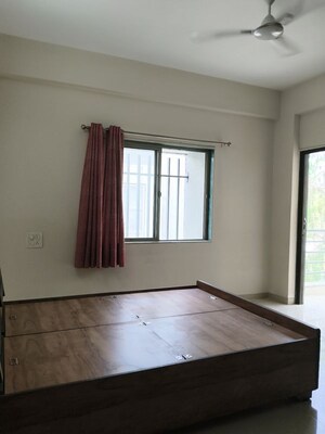 Room in 3 BHK Apartment at Ambawadi – for Rent