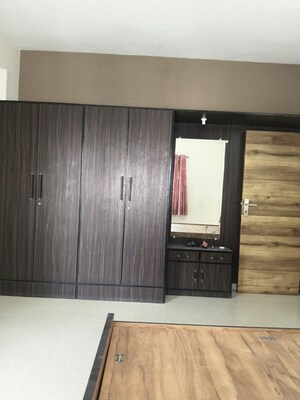 Room in 3 BHK Apartment at Ambawadi – for Rent