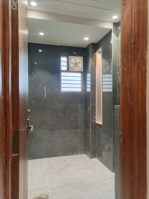 Building Lobby in 4 BHK Builder Floor at BPTP District Faridabad, Sector 81 – for Sale