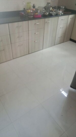 Room in 3 BHK Apartment at Prabhashali Apartment, Erandwane – for Rent