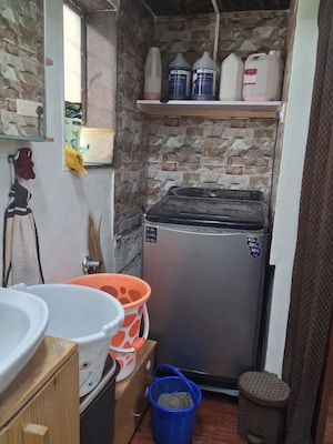 Furnished Amenities in 3 BHK Apartment at Prabhashali Apartment, Erandwane – for Rent