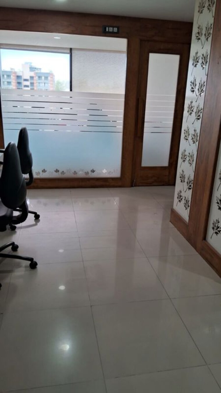 Team Area, shilp-aaron Commercial Office Space 2267 Sq.Ft. In Bodakdev Ahmedabad 10498000