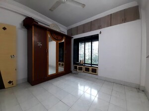 Room in 2 BHK Apartment at Green Hill CHS Dindoshi, Goregaon East – for Rent