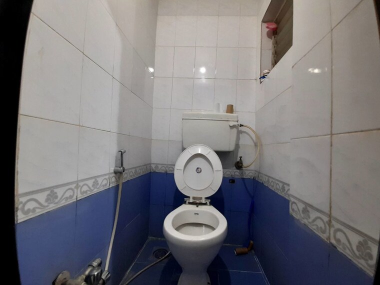 Bathroom, green-hill-chs-dindoshi 2 Bedroom 860 Sq.Ft. Apartment In Goregaon East Mumbai 10497962