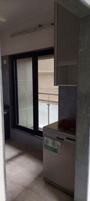 Room in 3 BHK Apartment at Kanakia Samarpan, Borivali East – for Rent