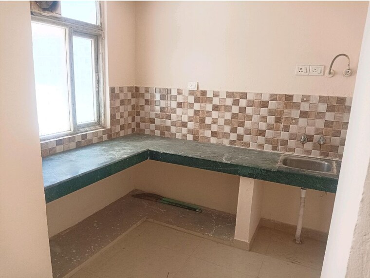 Kitchen, shree-vardhman-green-court 2 Bedroom 636 Sq.Ft. Apartment In Sector 90 Gurgaon 10498006
