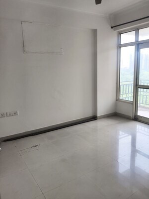 Room in 3.5 BHK Apartment at Gardenia Grace, Sector 61 – for Rent