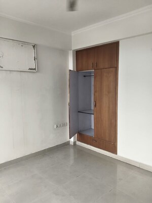 Room in 3.5 BHK Apartment at Gardenia Grace, Sector 61 – for Rent