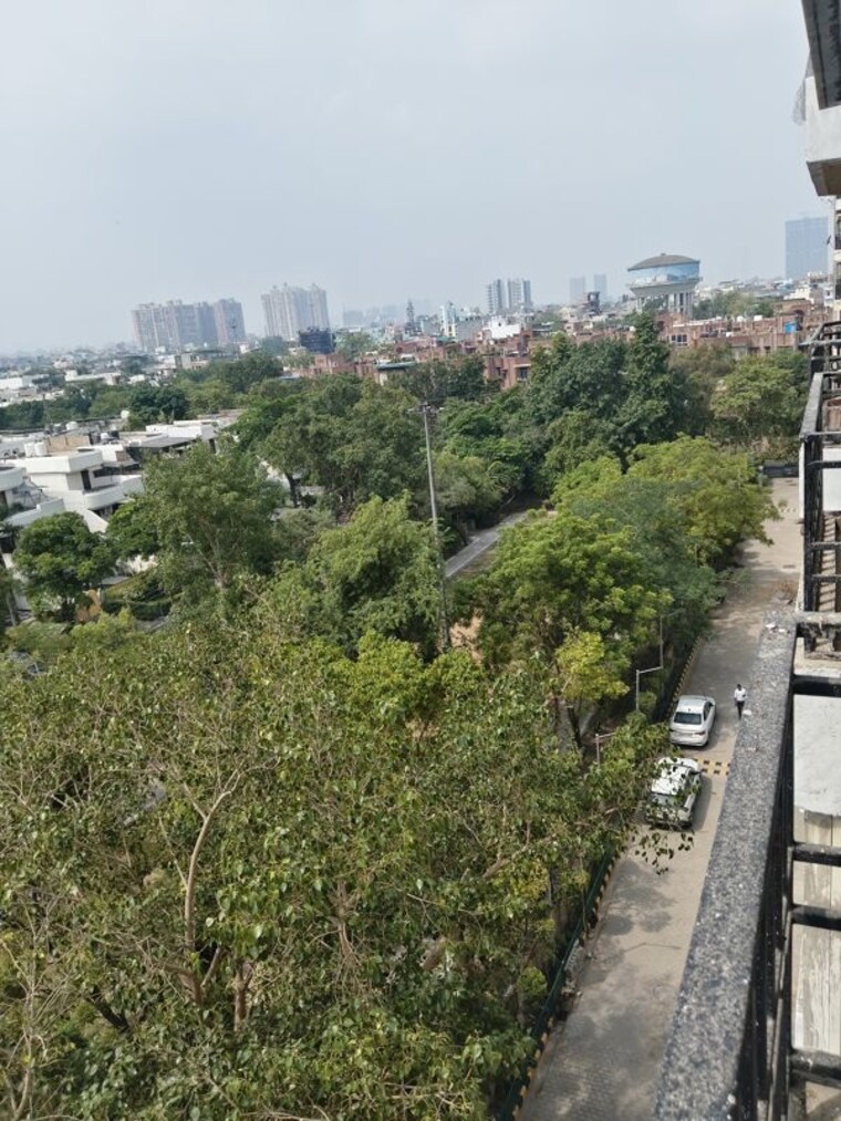 Garden, gardenia-grace 3.5 Bedroom 1750 Sq.Ft. Apartment In Sector 61 Noida 10497995
