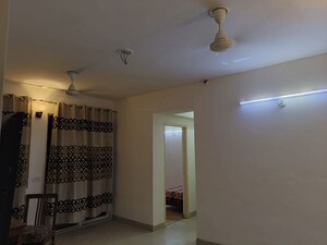 Room in 2 BHK Apartment at Jaypee Greens Kosmos, Sector 134 – for Rent