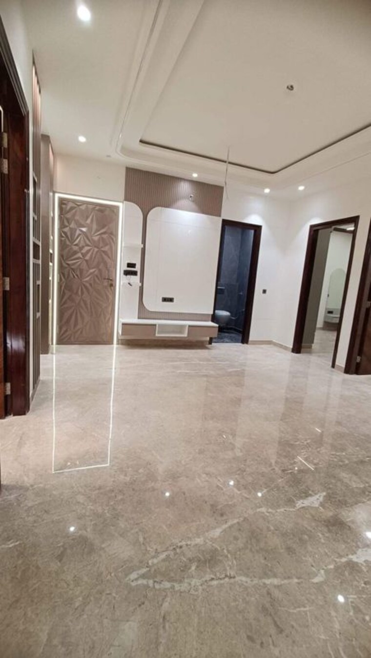 Room, dwarka 3 Bedroom 2000 Sq.Ft. Apartment In Dwarka Delhi 10498022