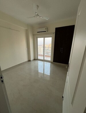 Room in 3.5 BHK Apartment at Shree Vardhman Victoria, Sector 70 – for Rent
