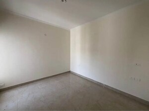 Room in 3.5 BHK Apartment at Shree Vardhman Victoria, Sector 70 – for Rent