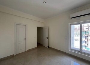 Room in 3.5 BHK Apartment at Shree Vardhman Victoria, Sector 70 – for Rent