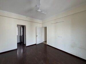 Room in 3.5 BHK Apartment at Shree Vardhman Victoria, Sector 70 – for Rent