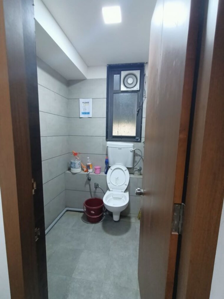 Bathroom, kpc-aashirwad-dev Commercial Office Space 1070 Sq.Ft. In Nava Naroda Ahmedabad 10498043