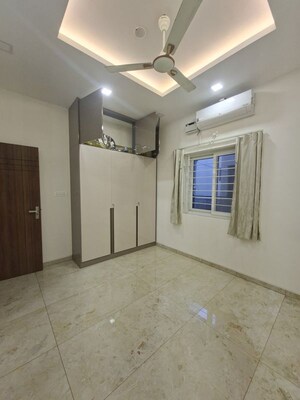 Room in 2 BHK Builder Floor at Hsr Layout Sector 2 – for Rent