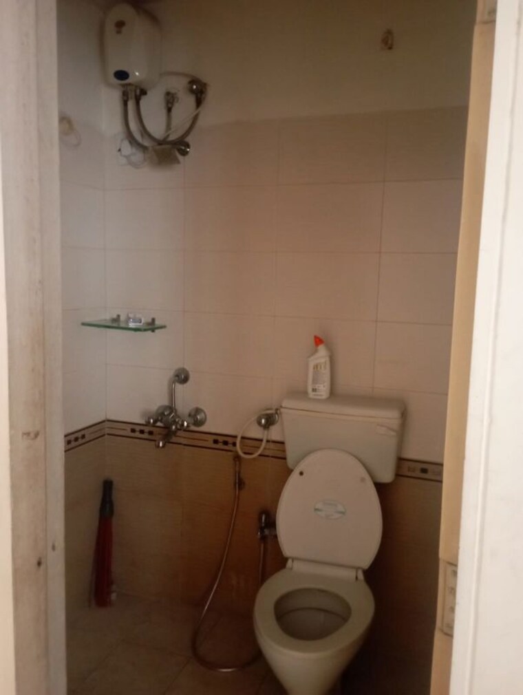 Bathroom, kasarvadavali 2 Bedroom 700 Sq.Ft. Apartment In Kasarvadavali Thane 10498053