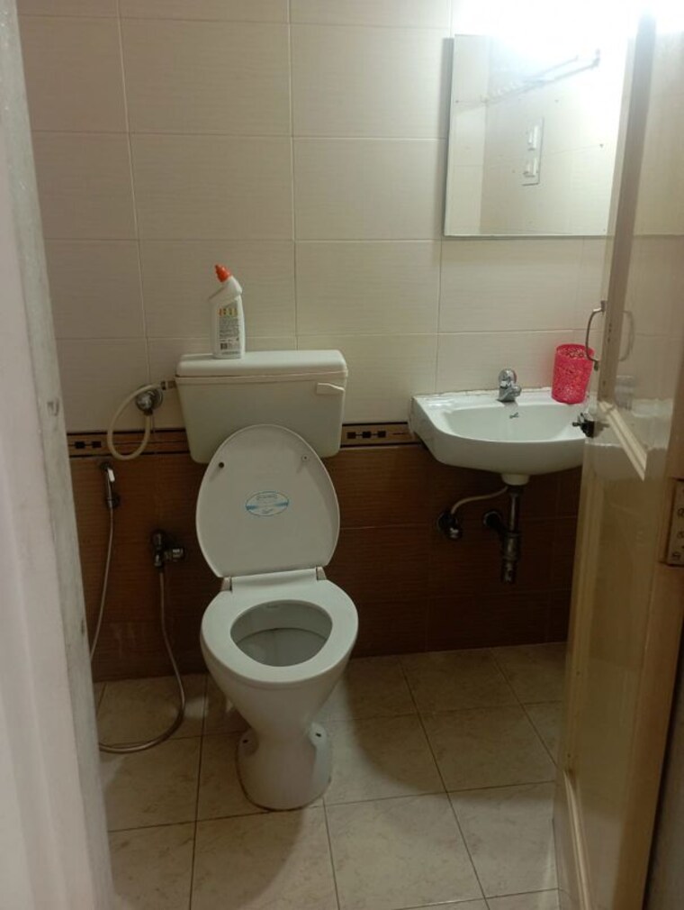 Bathroom, kasarvadavali 2 Bedroom 700 Sq.Ft. Apartment In Kasarvadavali Thane 10498053