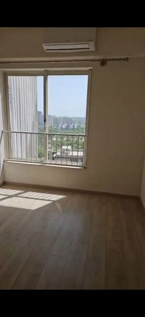 Room in 2 BHK Apartment at Shapoorji Pallonji Joyville Gurgaon, Sector 102 – for Rent
