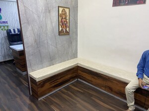 Team Area in  Shop at Poisar – for Rent