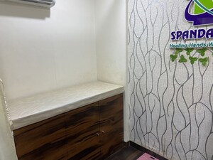   Shop at Poisar – for Rent