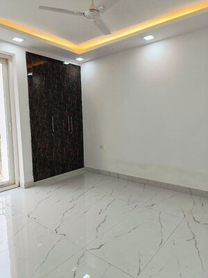 Room in 3 BHK Apartment at Dwarka – for Rent