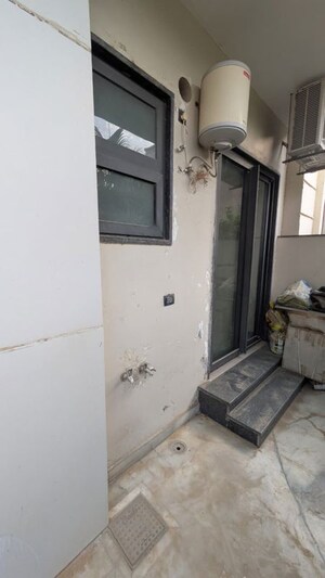 Bathroom in 3 BHK Builder Floor at Smart World Orchard, Sector 61 – for Rent