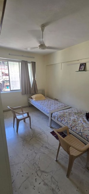 1.5 BHK Apartment For Rent in Maniyar Apartment, Tardeo