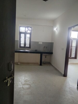 Room in 1 BHK Builder Floor at Vasant Kunj – for Rent