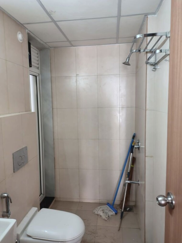 Bathroom, godrej-emerald 3 Bedroom 950 Sq.Ft. Apartment In Ghodbunder Road Thane 10498155