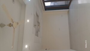 Furnished Amenities in 3 BHK Builder Floor at Unitech South City II, Sector 50 – for Rent