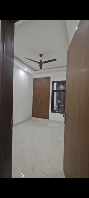 Room in 2 BHK Builder Floor at Mehrauli – for Rent