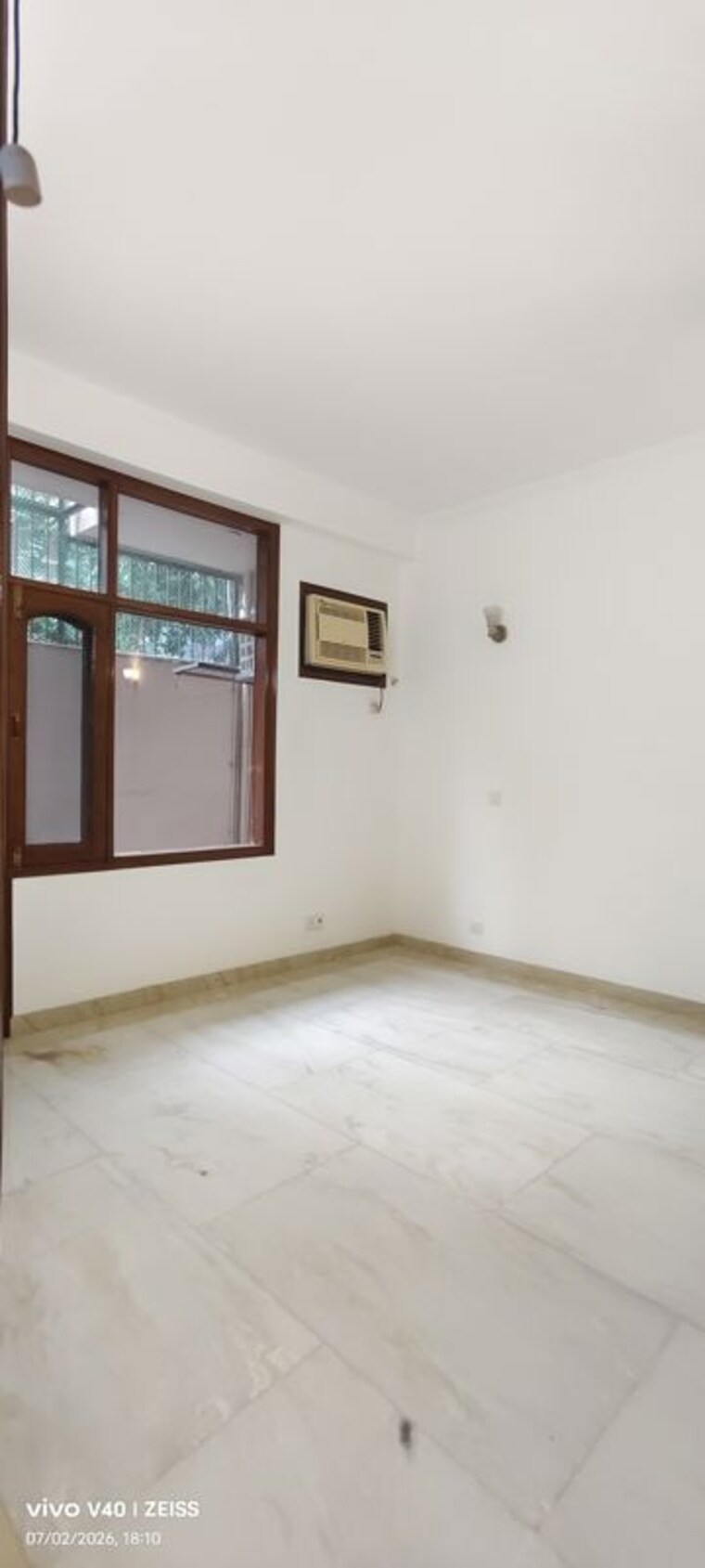 Room, defence colony 3 Bedroom 325 Sq.Yd. Apartment In Defence Colony Delhi 10498210
