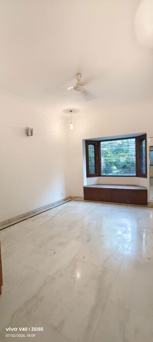 3 BHK Apartment For Rent in Defence Colony