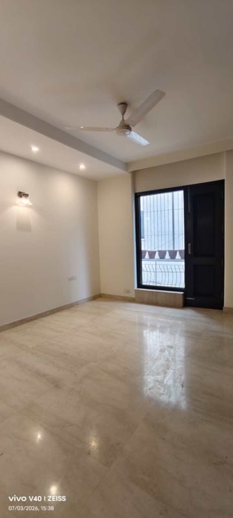 Room, defence colony 3 Bedroom 325 Sq.Yd. Apartment In Defence Colony Delhi 10498218
